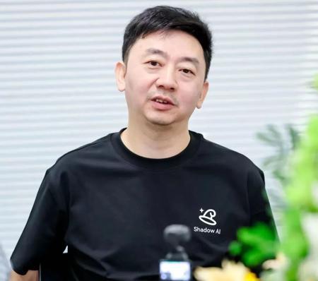 Agent轻量化创业实验:“10人军团”撬动千亿市场