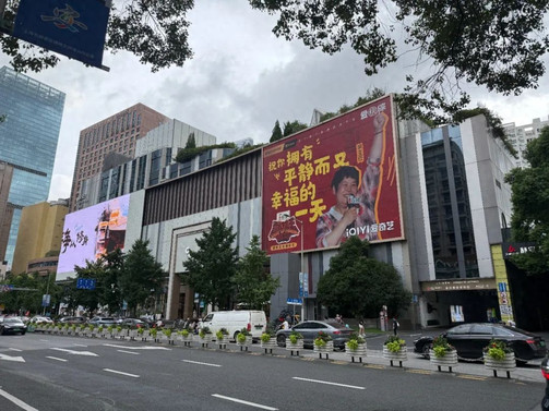 房主任：我是没有退路，才努力爬上岸的